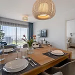 Iconic Sea View Apartment *